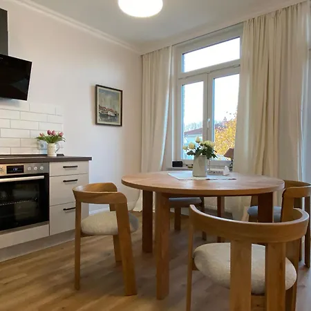 Johanna App 3 - Grosszuegiges Mit Balkon & Weitblick Ueber Den Niendorfer Hafen *