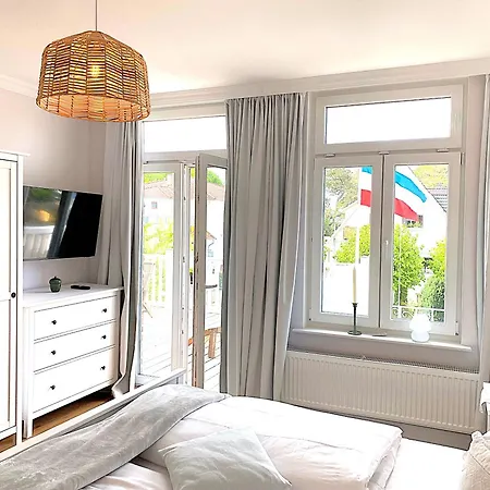 Johanna App 3 - Grosszuegiges Mit Balkon & Weitblick Ueber Den Niendorfer Hafen 蒂门多弗施特兰德